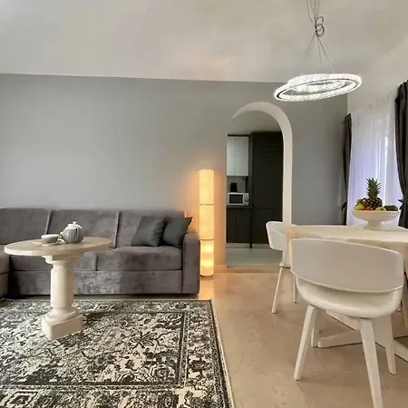 Villa Fjera With A Sea View, Hot Tubs, Terrace, Bbq Pucisca