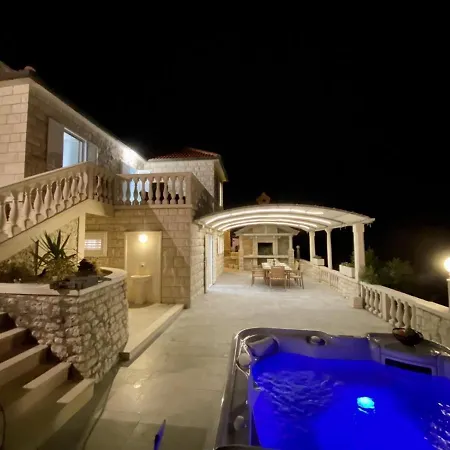 Fjera With A Sea View, Hot Tubs, Terrace, Bbq *