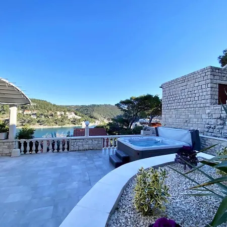 Fjera - Sea View, Hot Tubs, Terrace, Bbq Pučišća